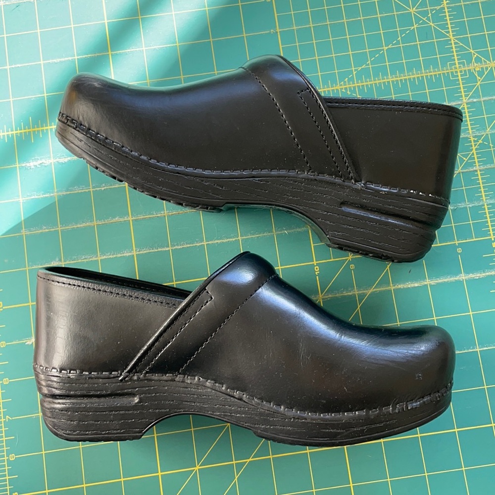 Great Condition Size 38/8 Black Professional Dansko Clogs